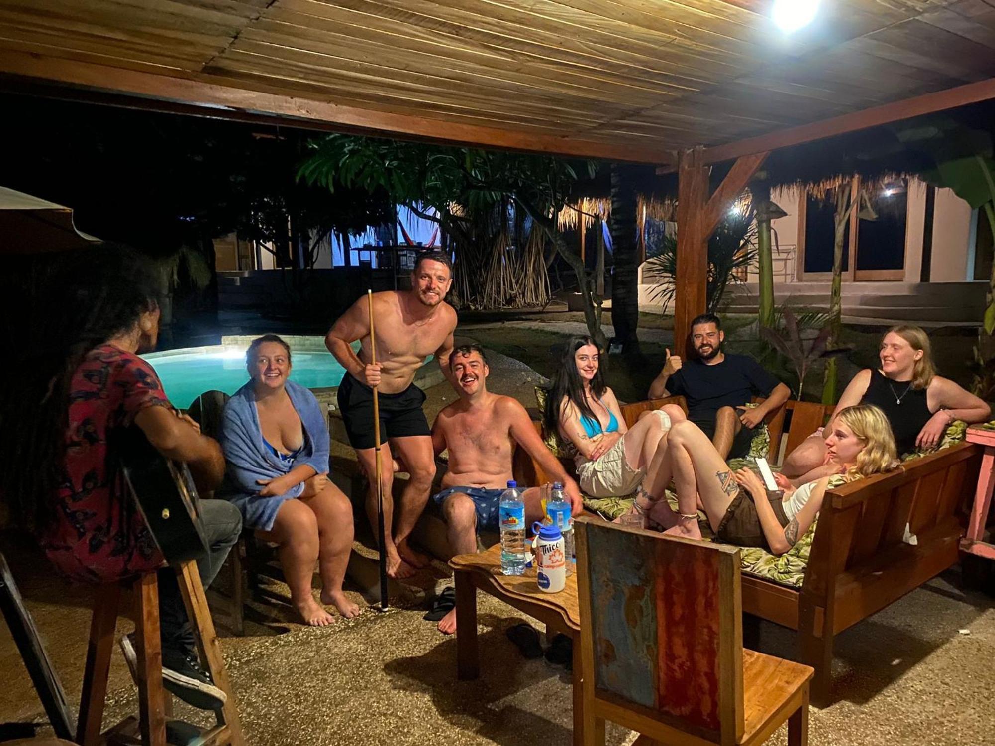 Jati Village, Party Hostel And Bungalows Gili Trawangan Exteriör bild