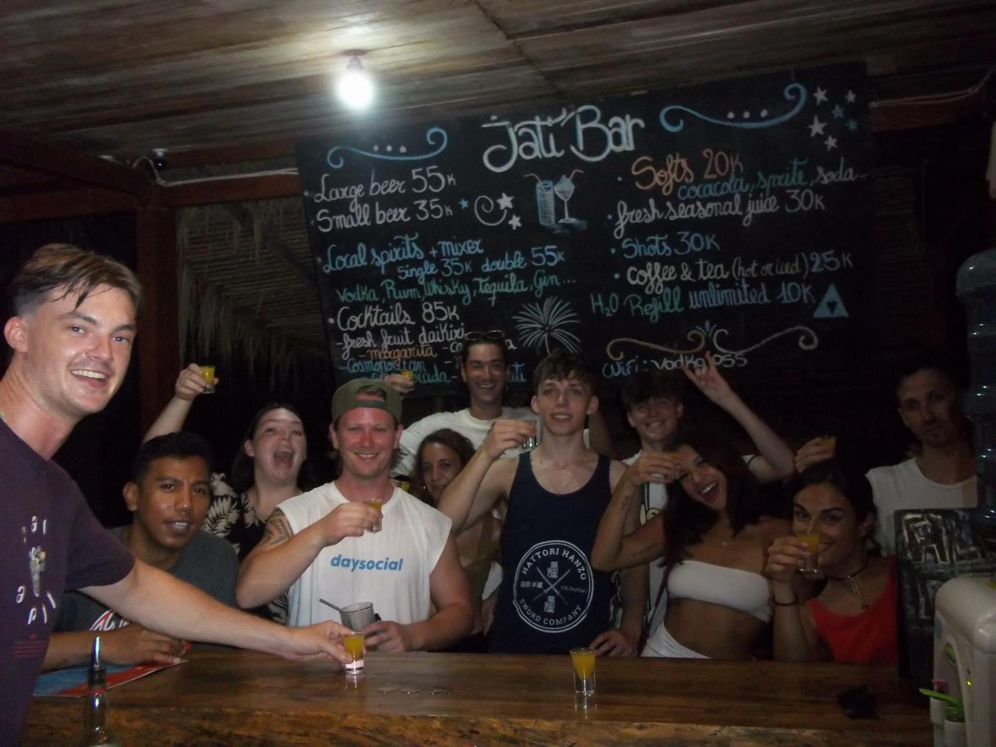 Jati Village, Party Hostel And Bungalows Gili Trawangan Exteriör bild