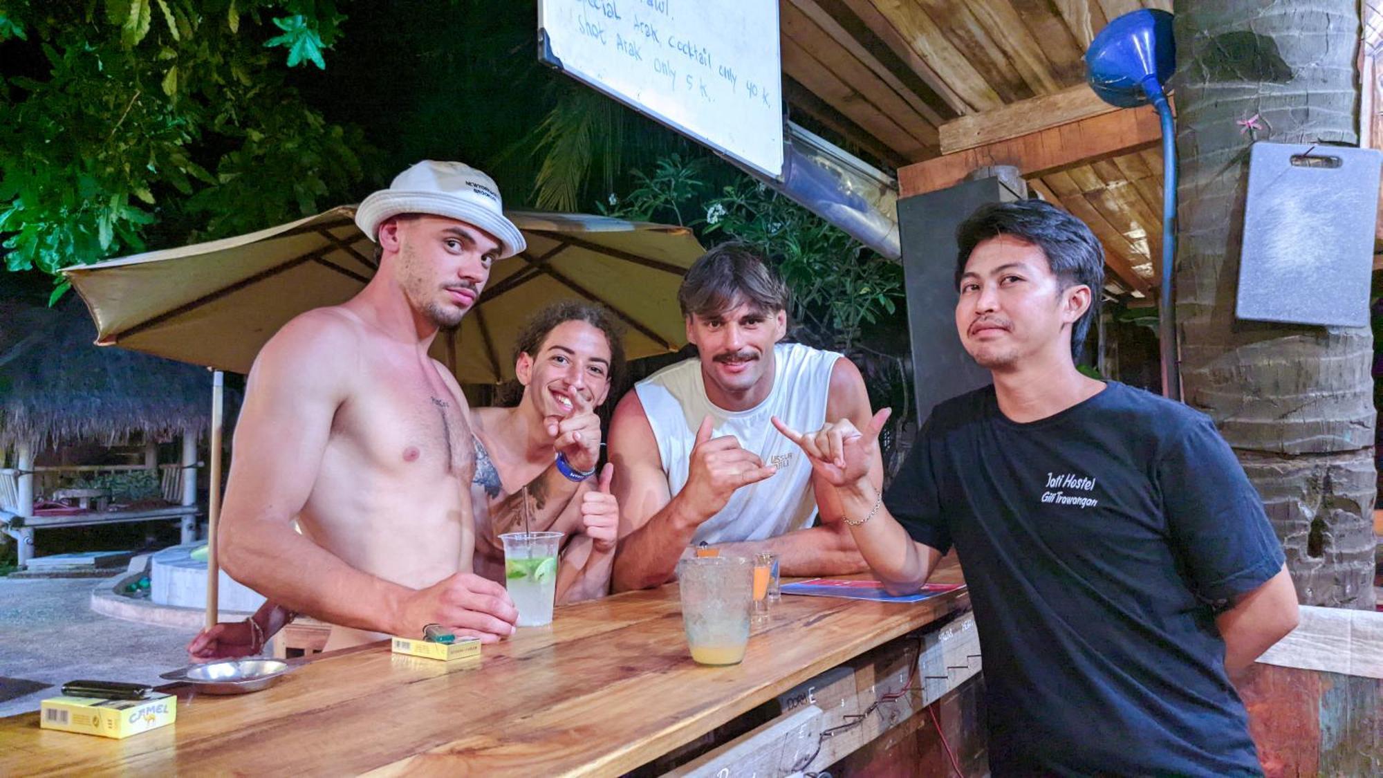 Jati Village, Party Hostel And Bungalows Gili Trawangan Exteriör bild