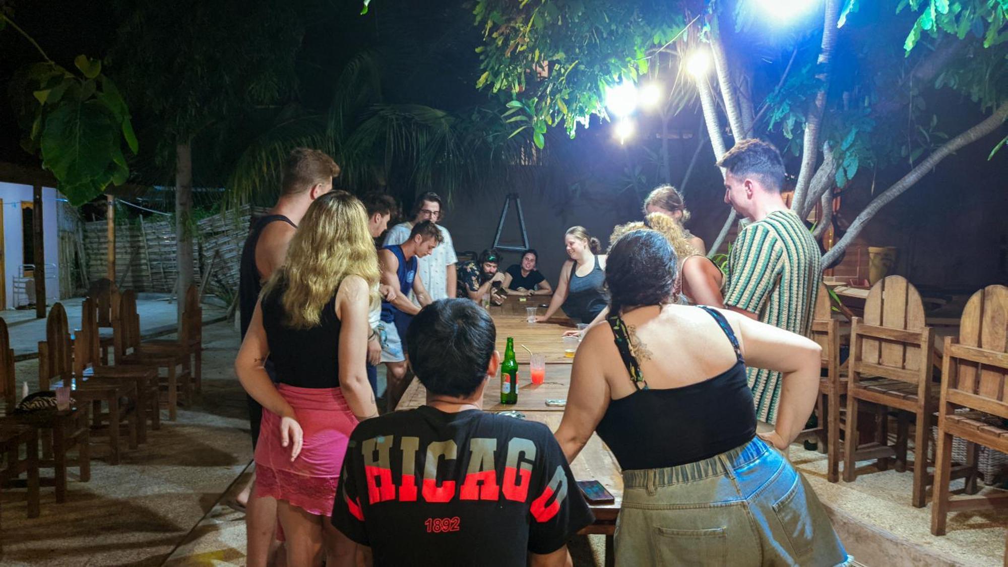 Jati Village, Party Hostel And Bungalows Gili Trawangan Exteriör bild