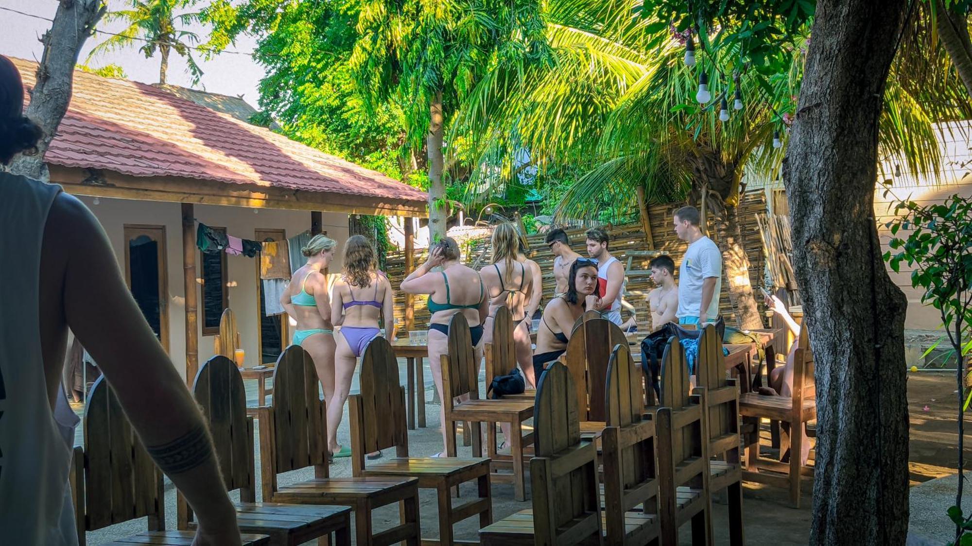Jati Village, Party Hostel And Bungalows Gili Trawangan Exteriör bild